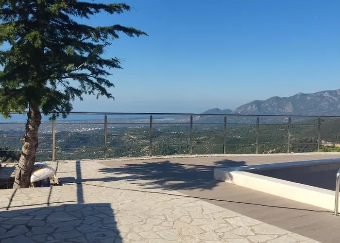 Giota's Πανσιόν *